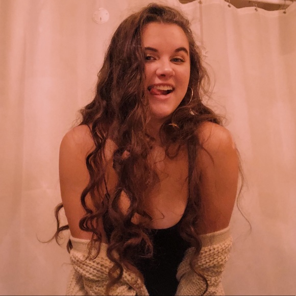 Meet your Posher, Emily - Picture 1 of 1